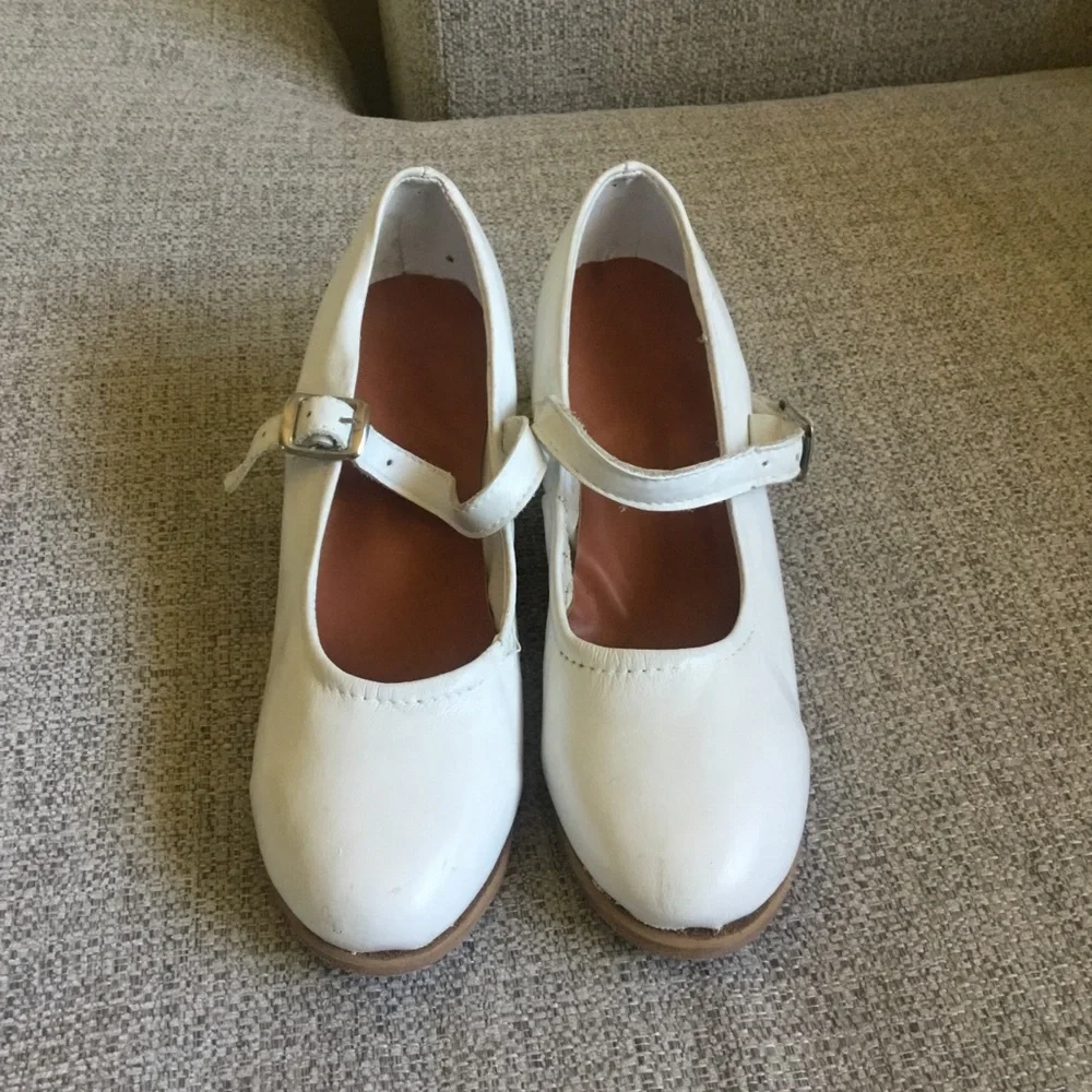 Folkloric girls shoes size 2